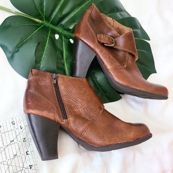 B.O.C heeled ankle booties - Picture 2 of 10